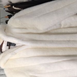 Elegant Long Fur Coat With Hoodie